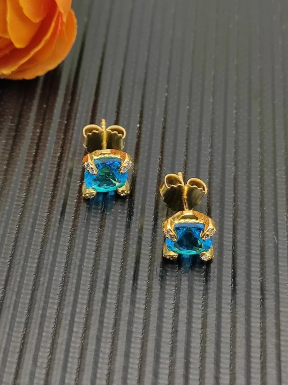 🌟David Yurman🌟 Blue Diamond 8mm stud earrings